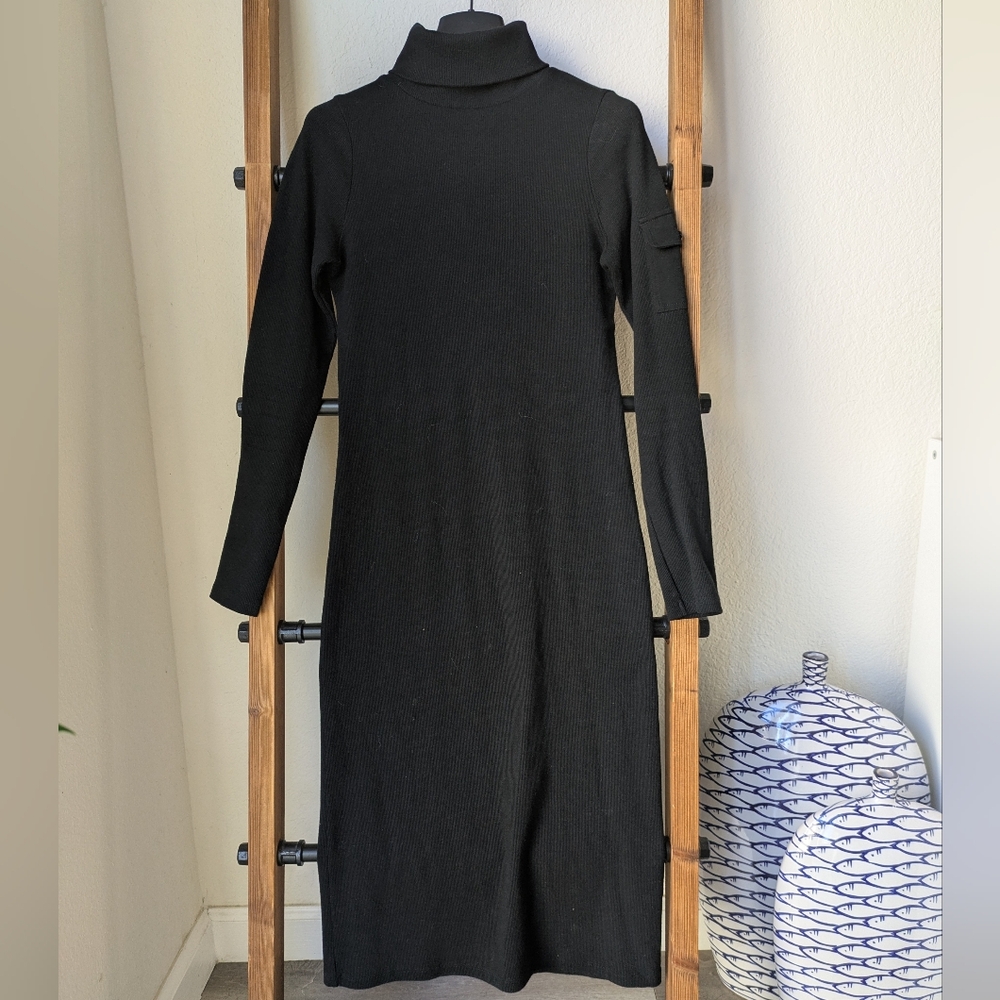 Saint + Sofia Women's Black Turtleneck Ribbed Midi Dress